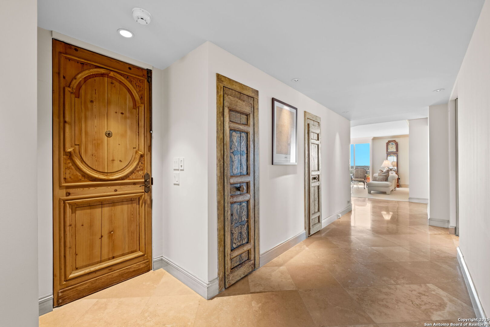 700 E Hildebrand 1401