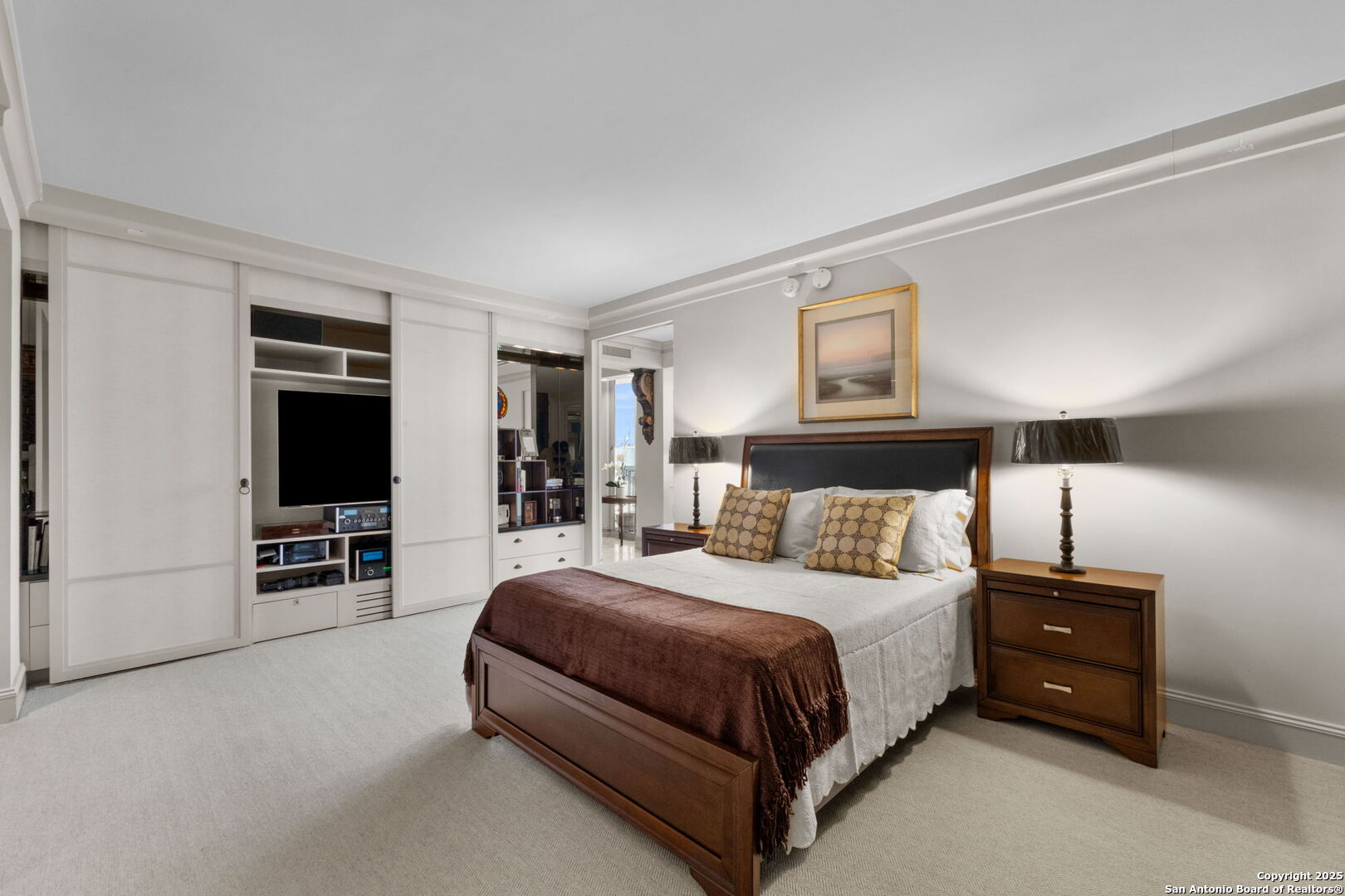 700 E Hildebrand 1401