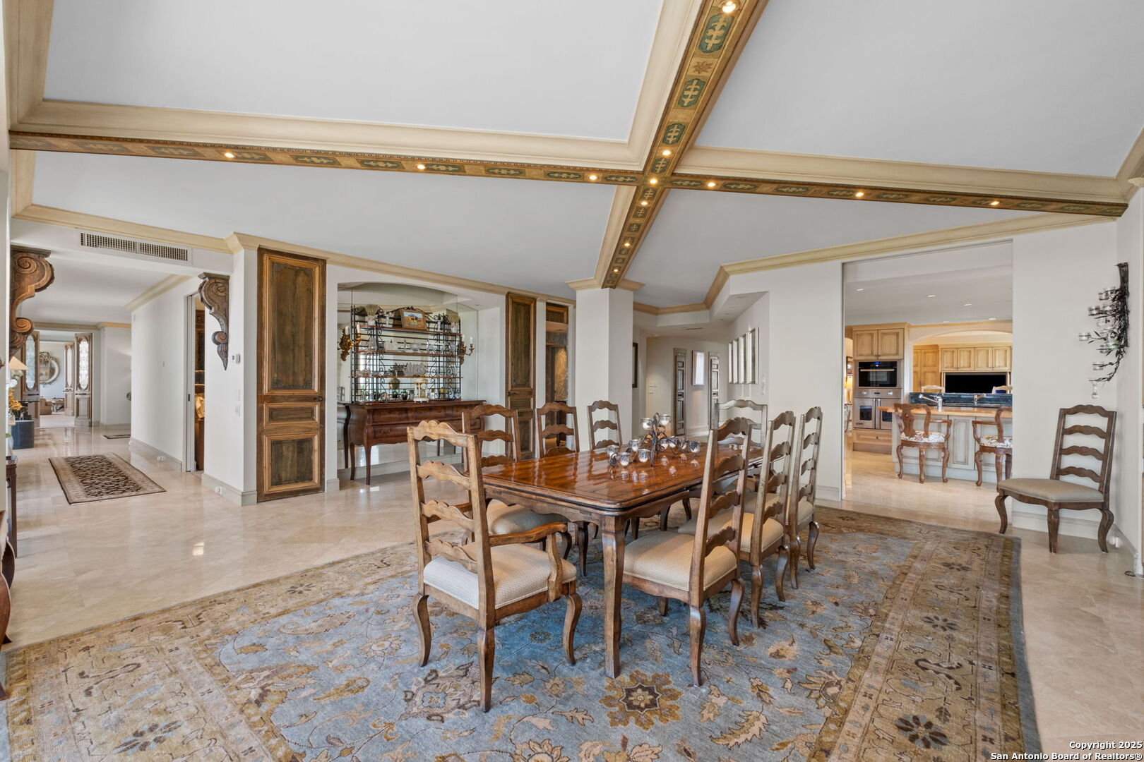 700 E Hildebrand 1401