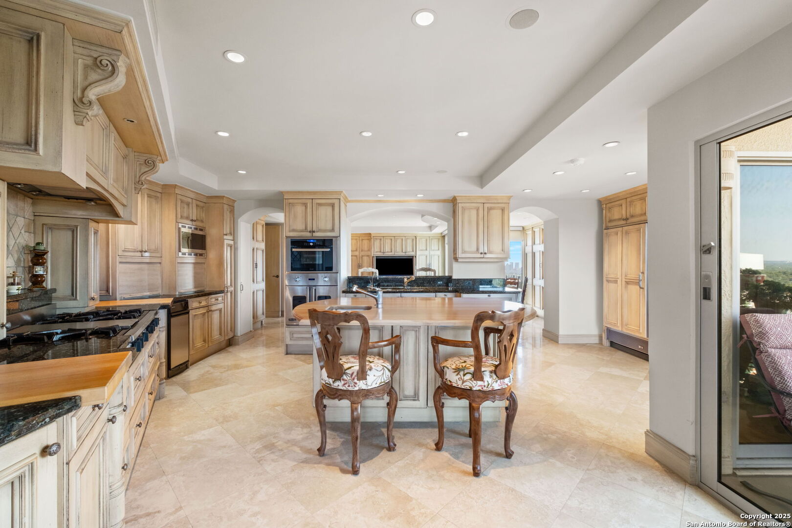 700 E Hildebrand 1401