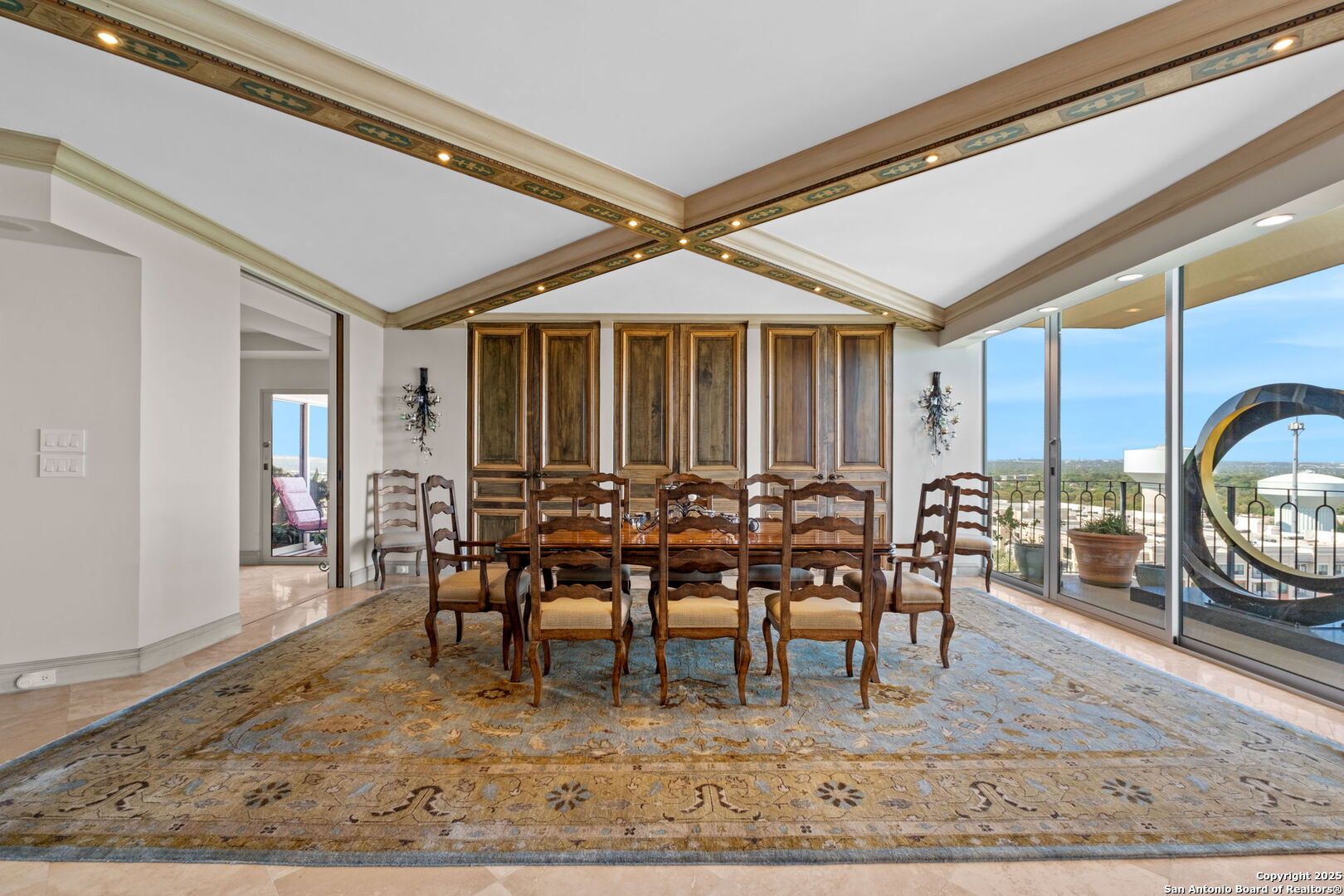 700 E Hildebrand 1401