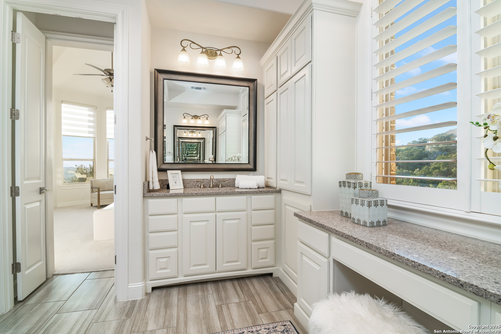8126 Vanity Hill