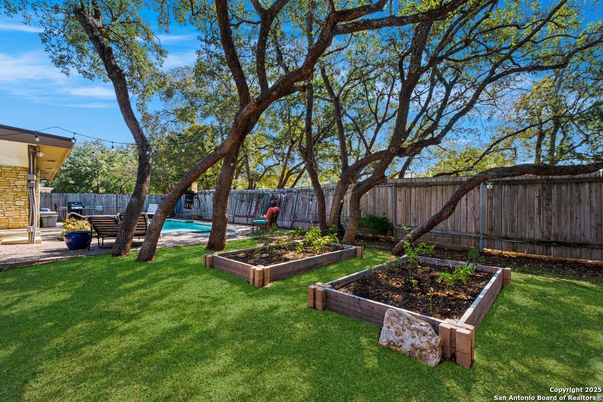 4614 Fringetree Woods