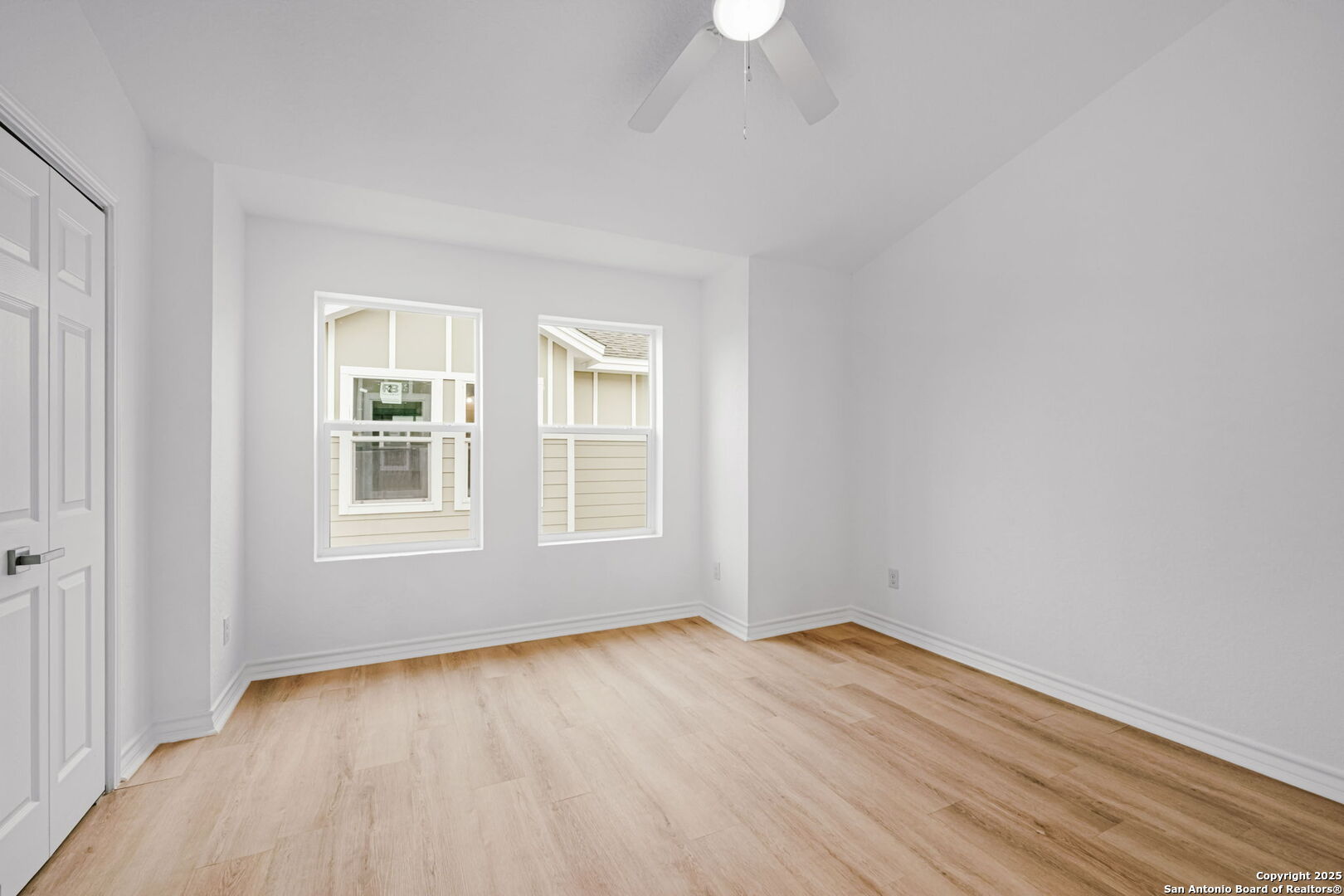 1502 S Walters