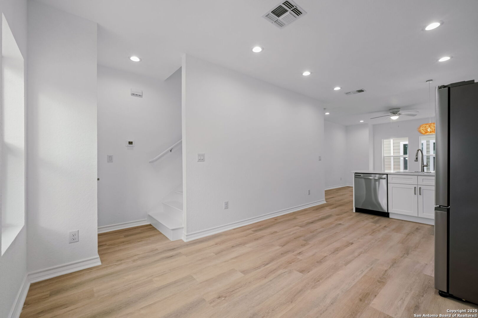 1502 S Walters