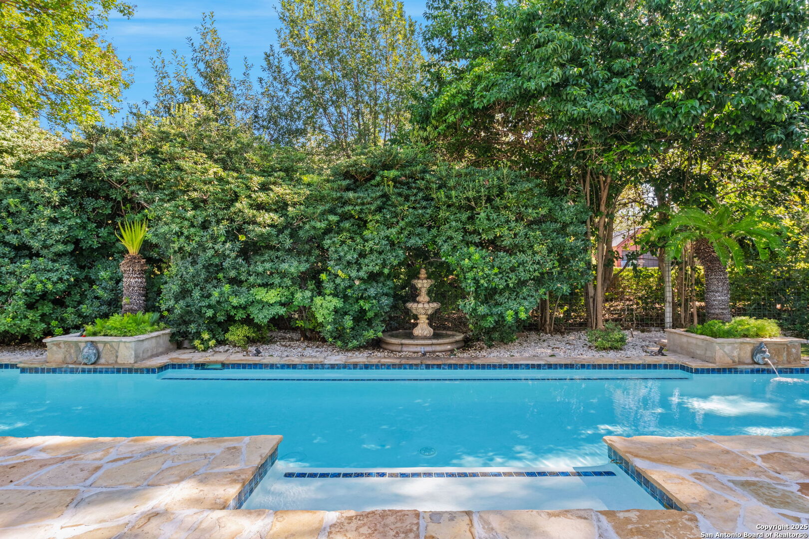 308 W Summit Ave