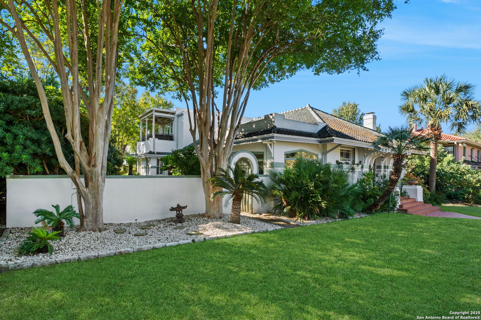 308 W Summit Ave