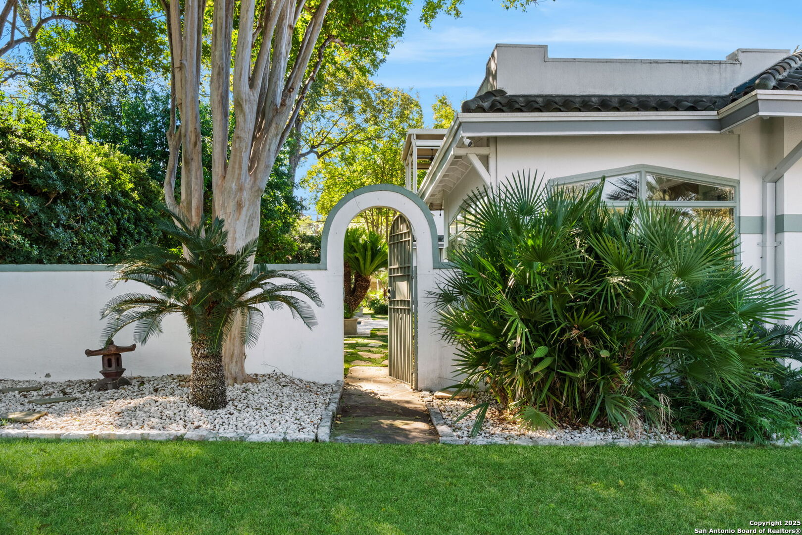 308 W Summit Ave