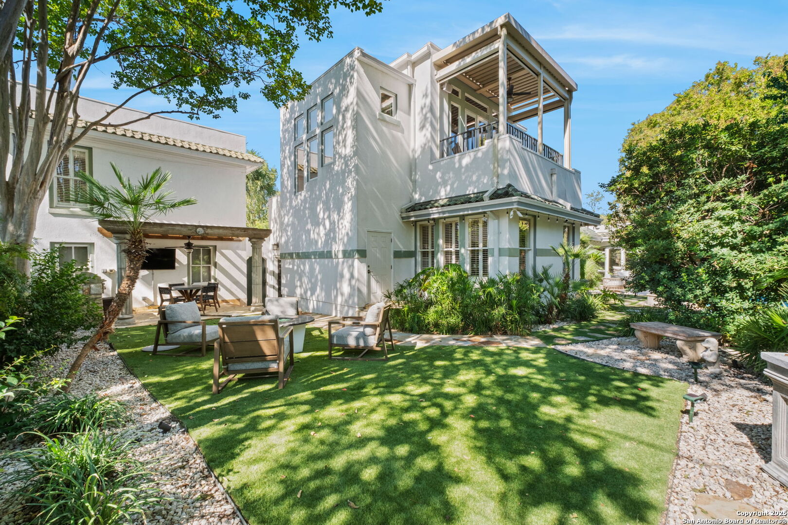 308 W Summit Ave