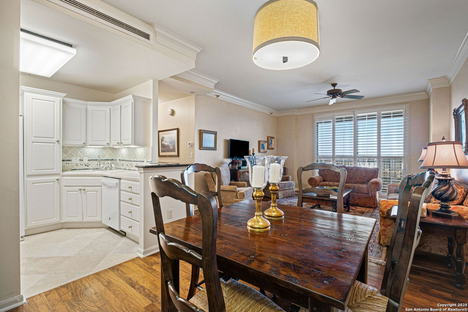 1 Towers Park Ln 810