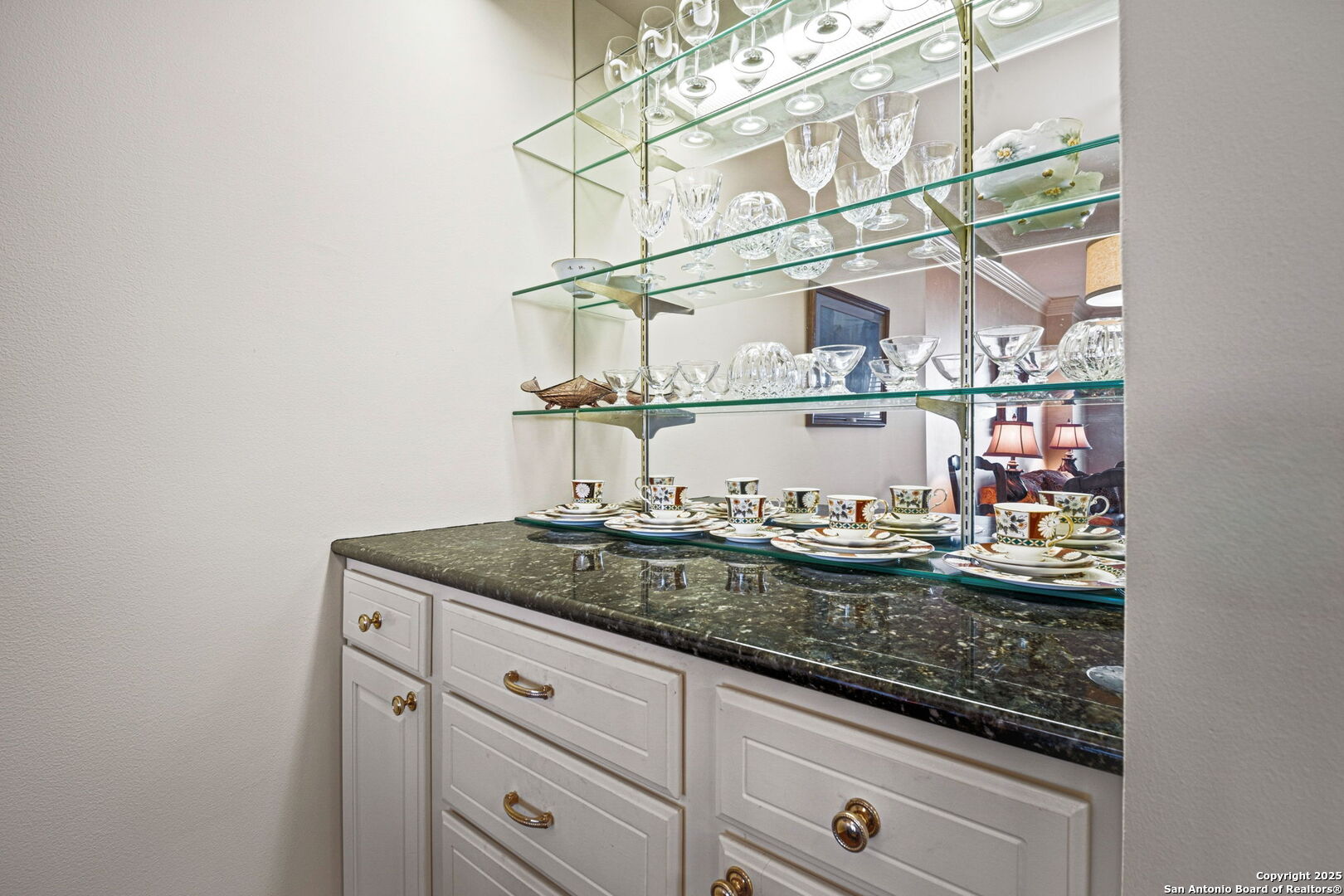 1 Towers Park Ln 810