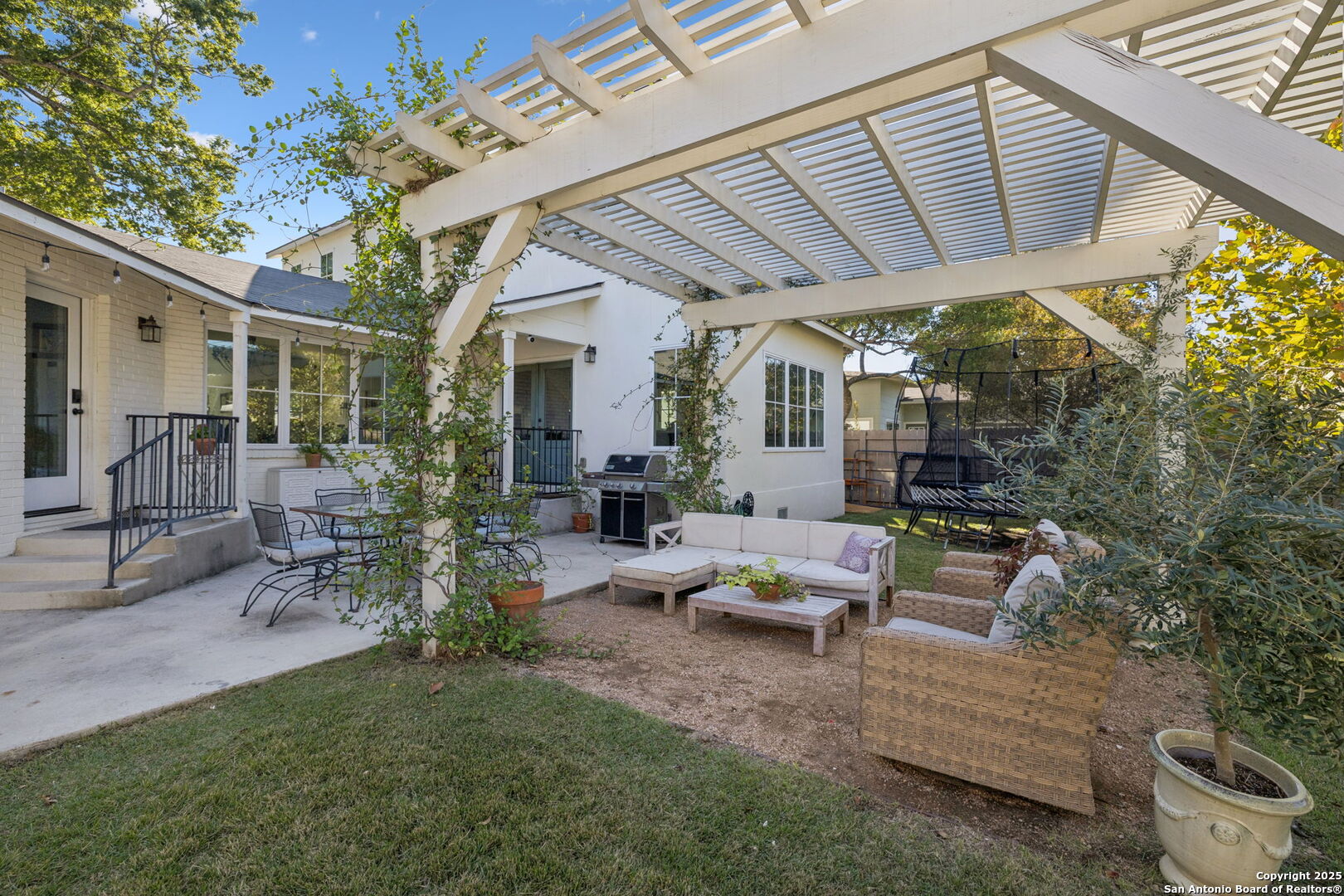 127 Larkwood Dr