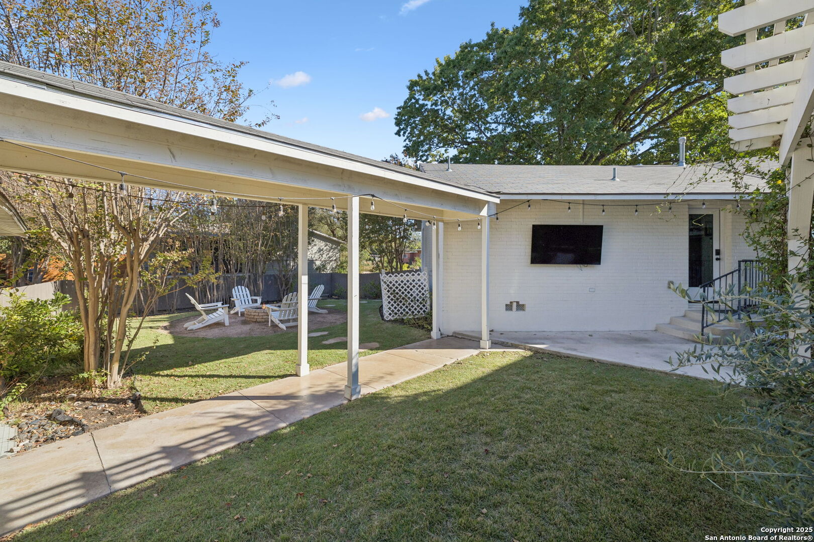 127 Larkwood Dr