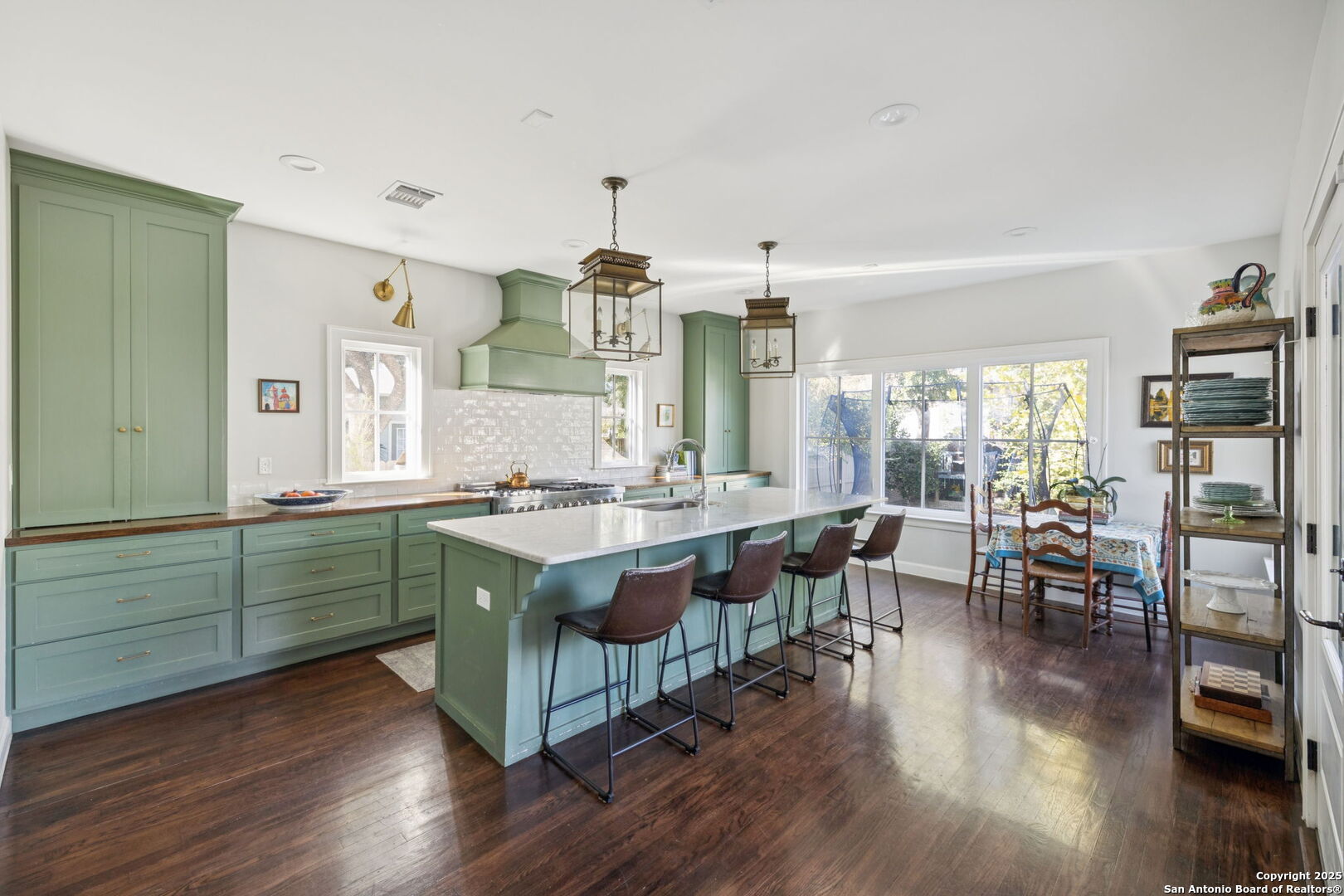 127 Larkwood Dr