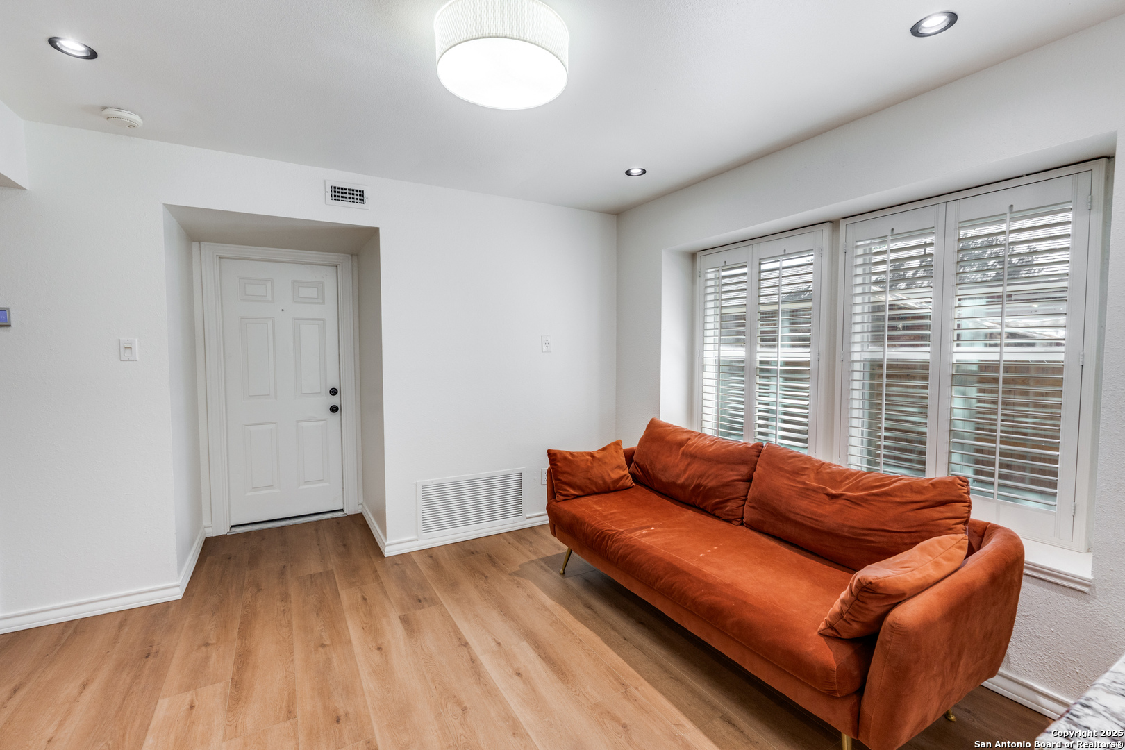 21123 Marin Hls