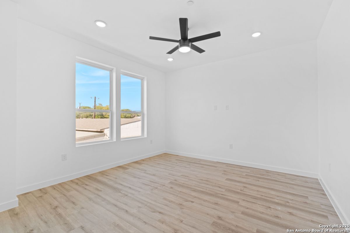 106 Bank St 102