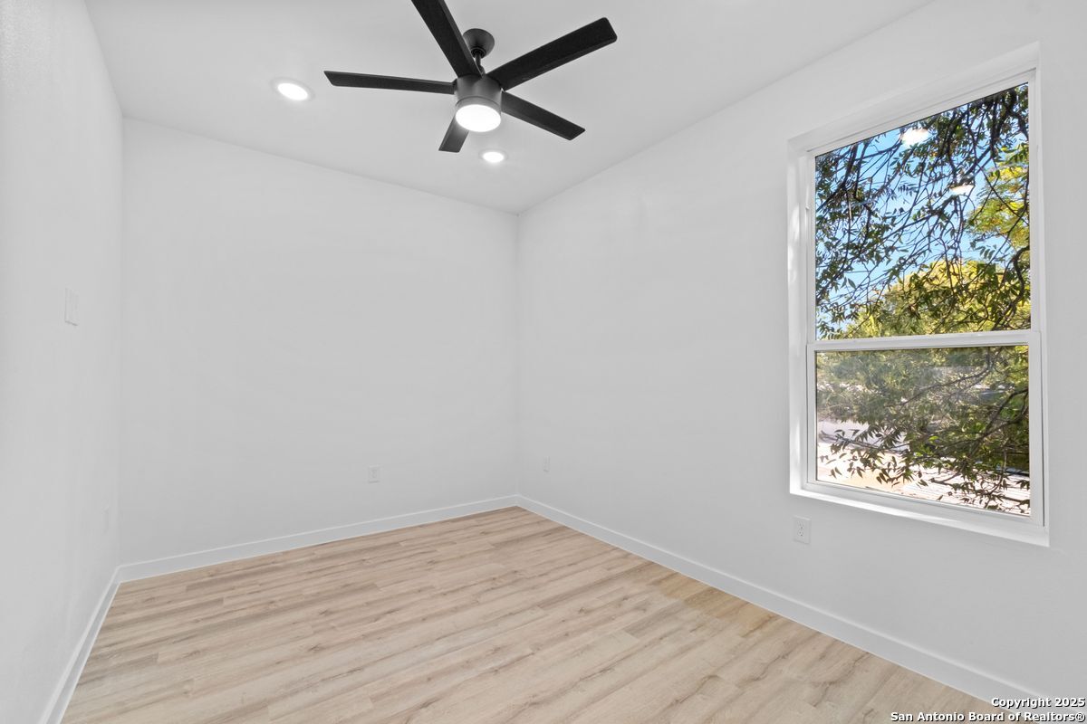 106 Bank St 102