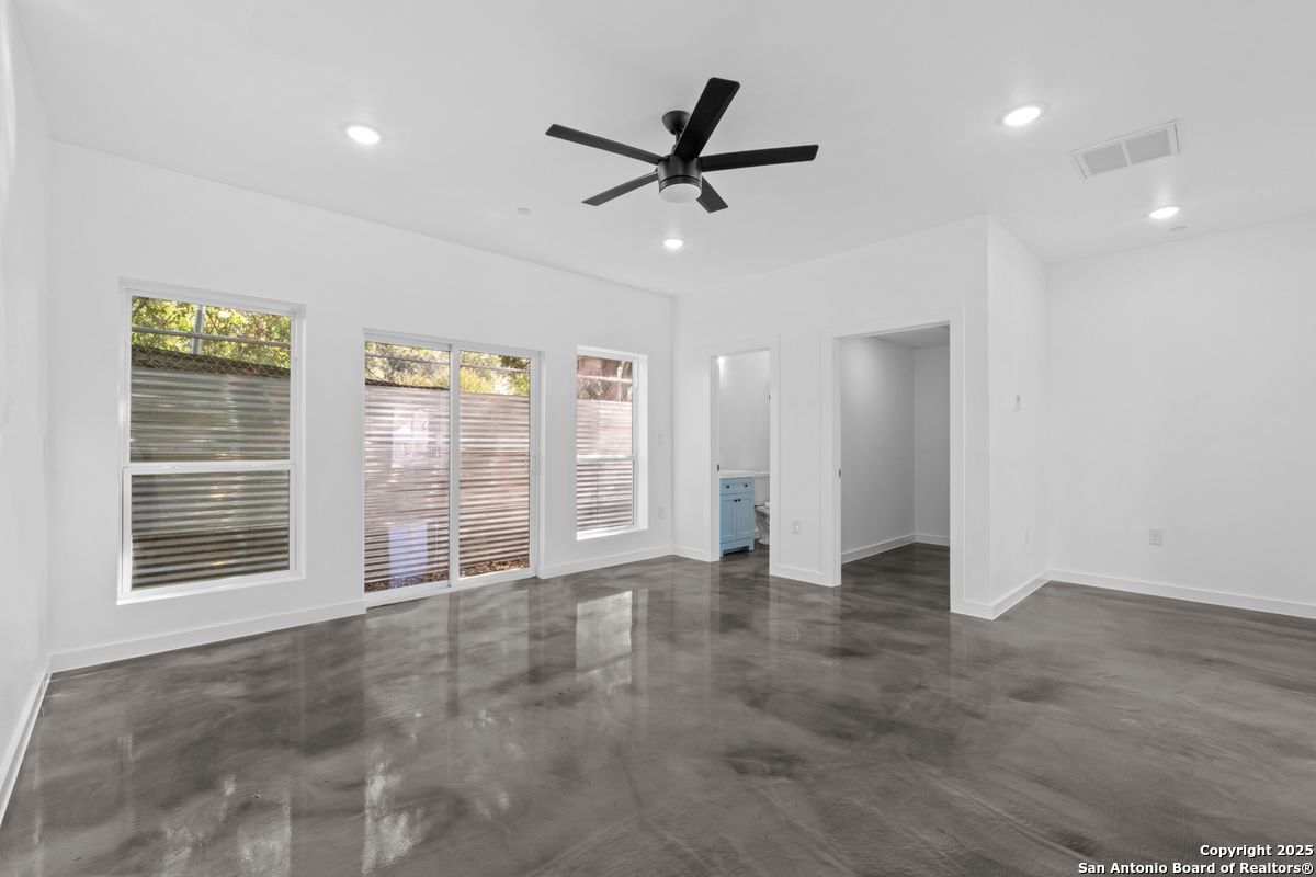 106 Bank St 102
