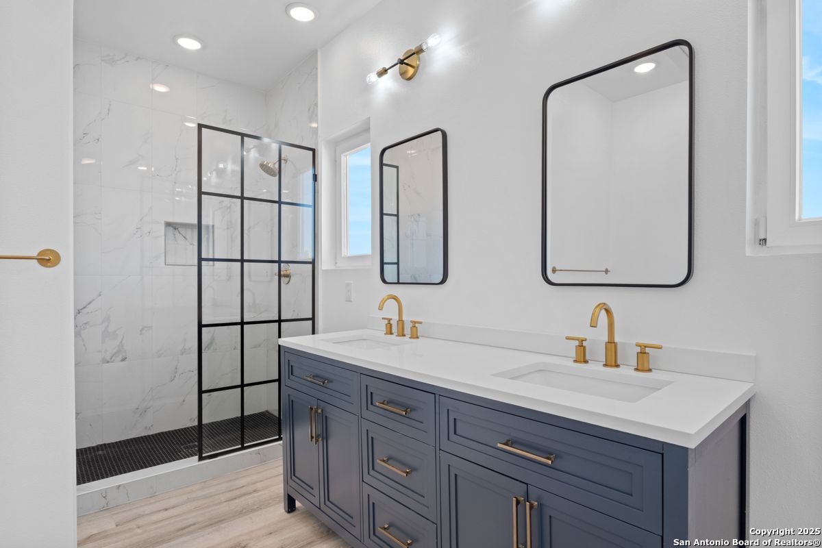 106 Bank St 102