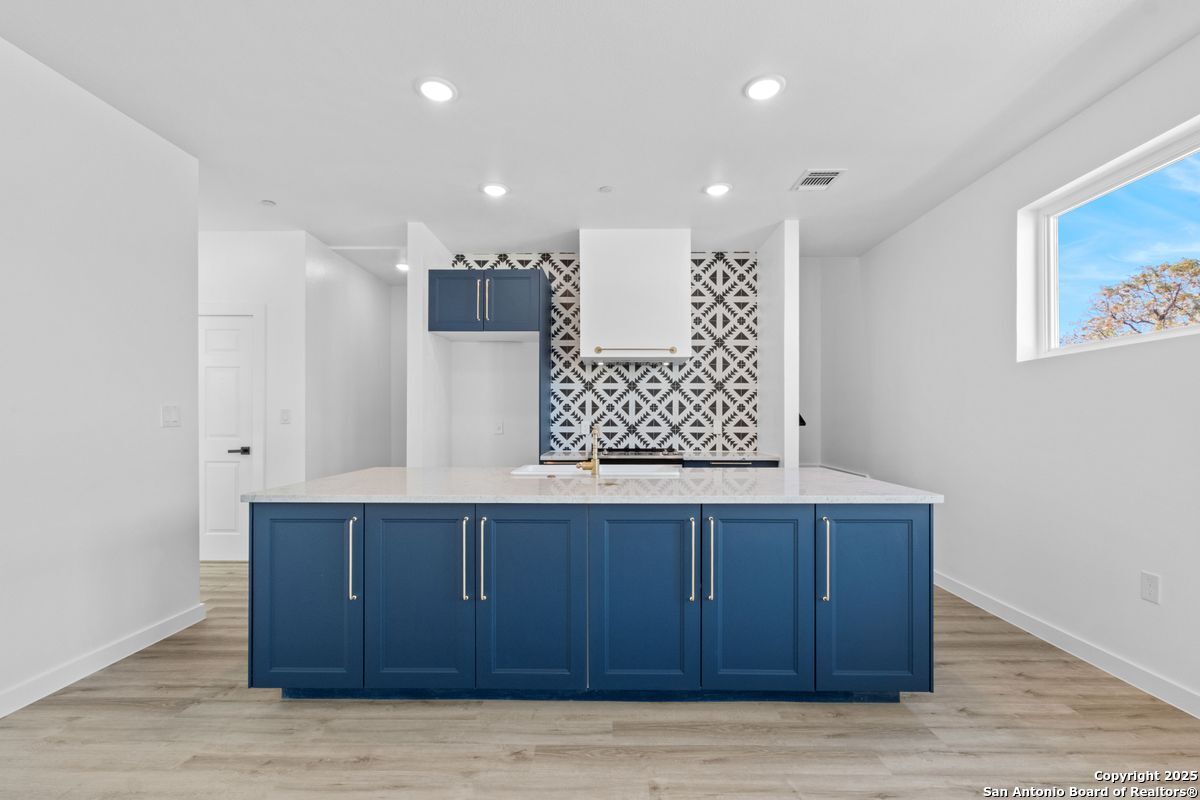 106 Bank St 102