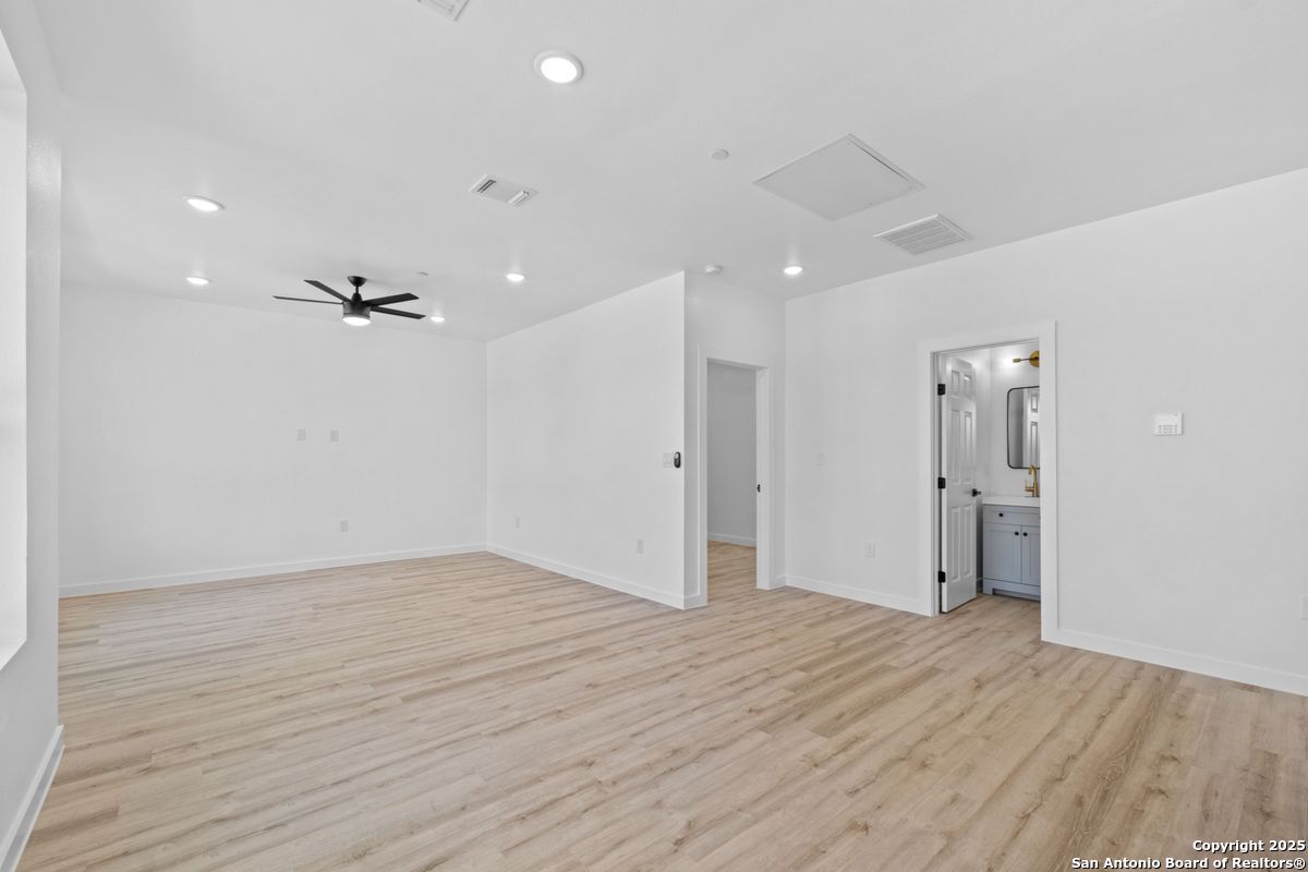 106 Bank St 102