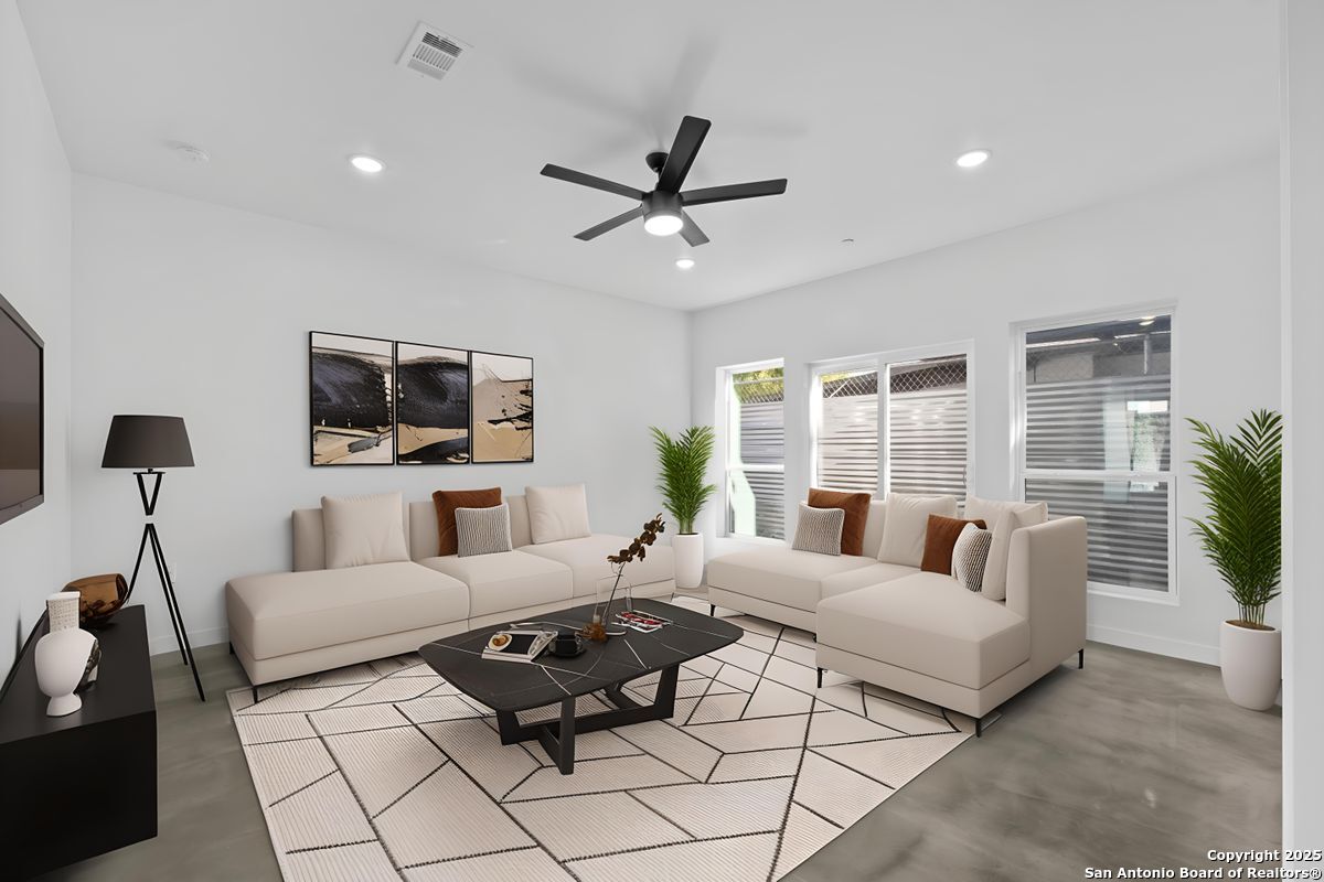 106 Bank St 102