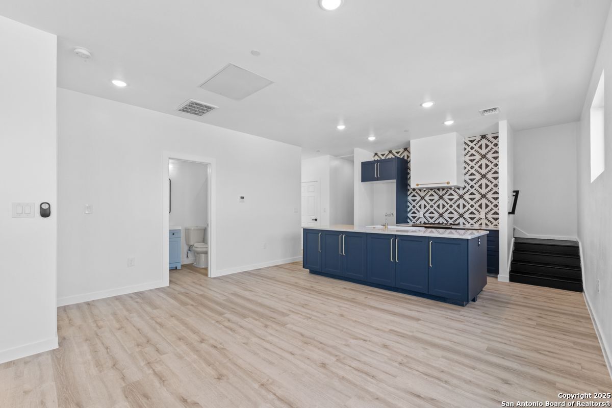 106 Bank St 102