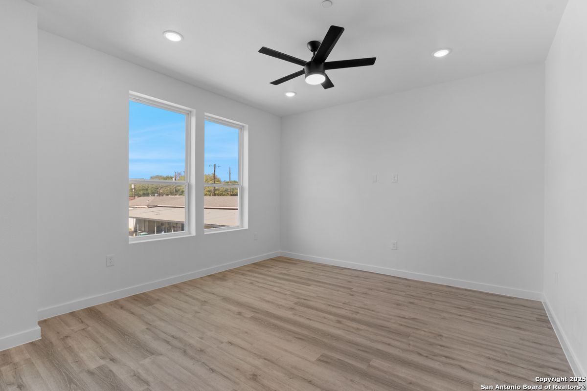 106 Bank St 103