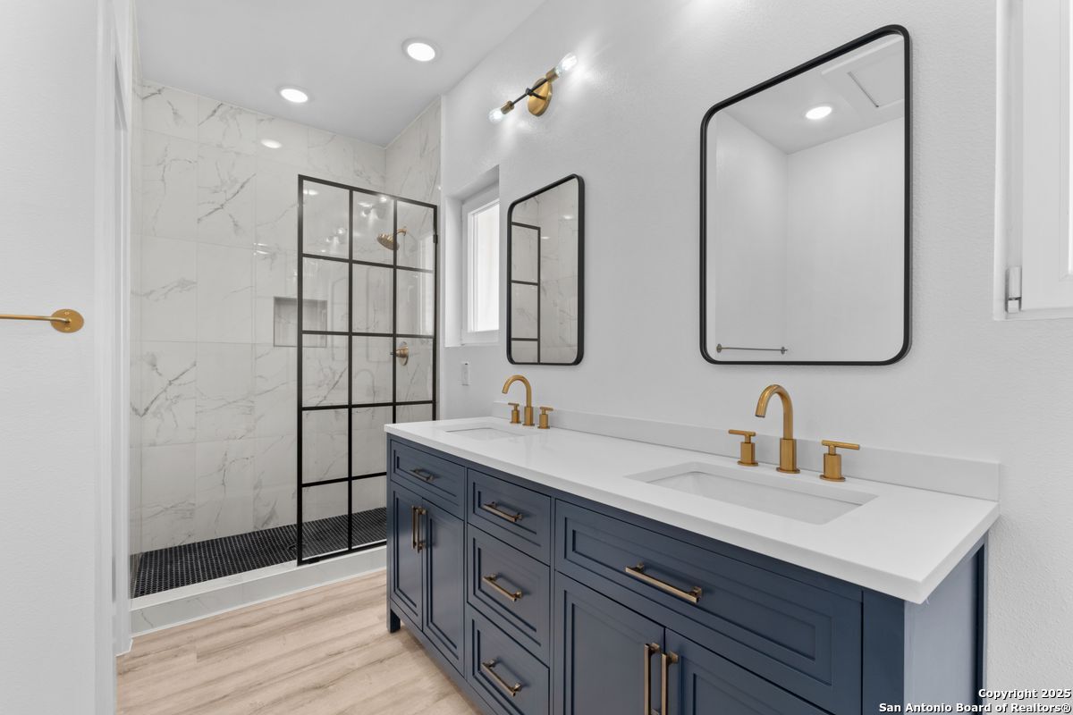 106 Bank St 103
