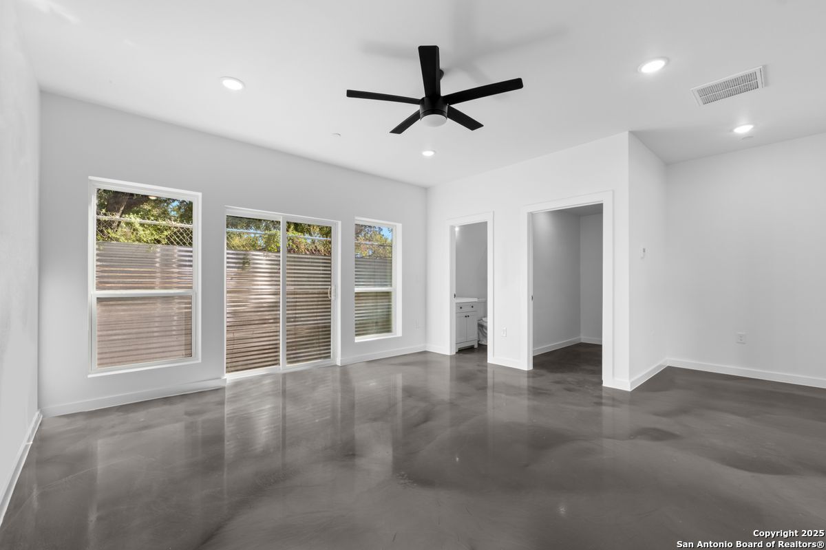 106 Bank St 103