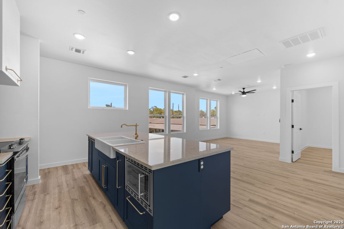 106 Bank St 103