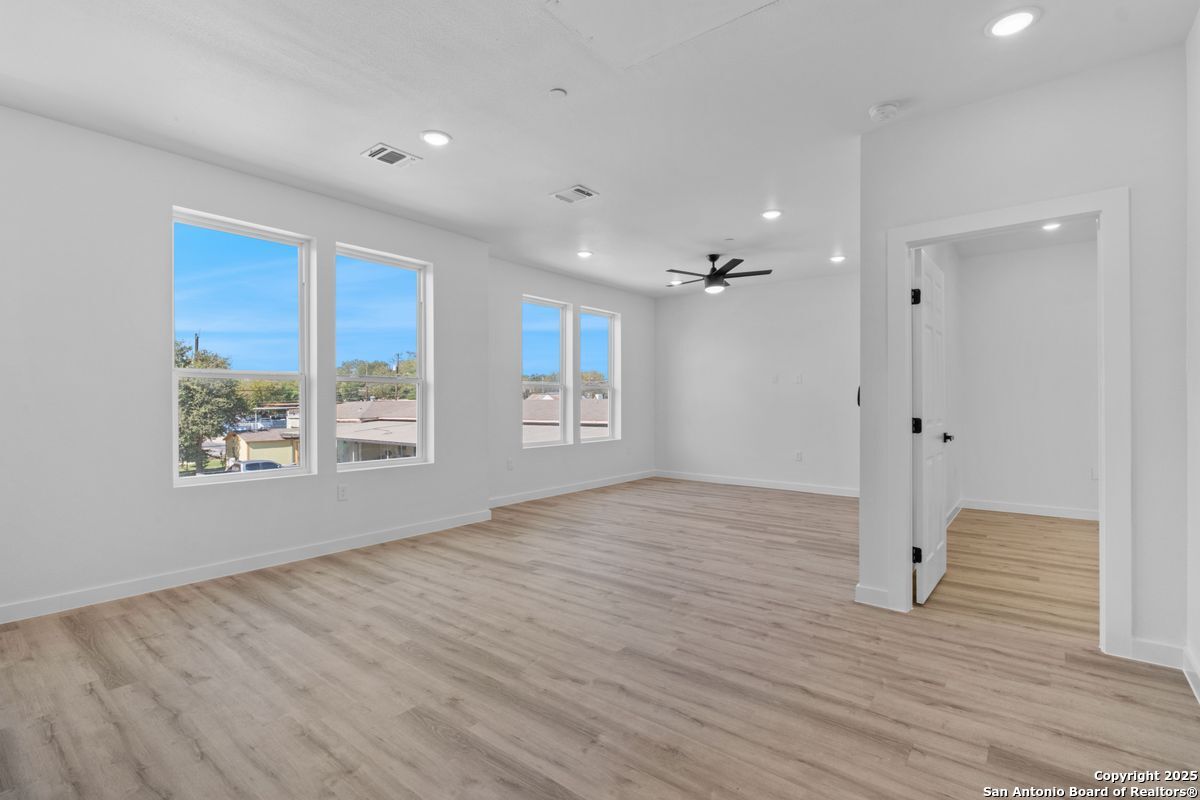 106 Bank St 103