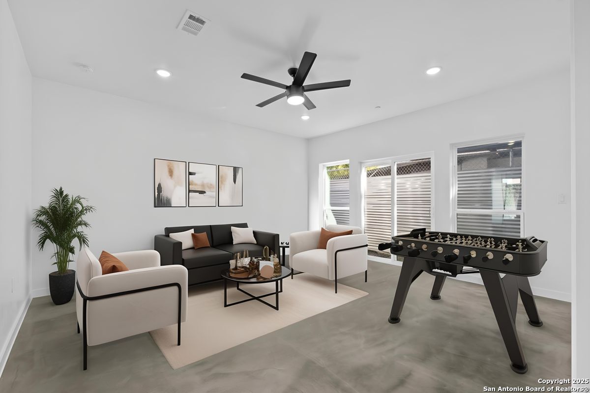 106 Bank St 103