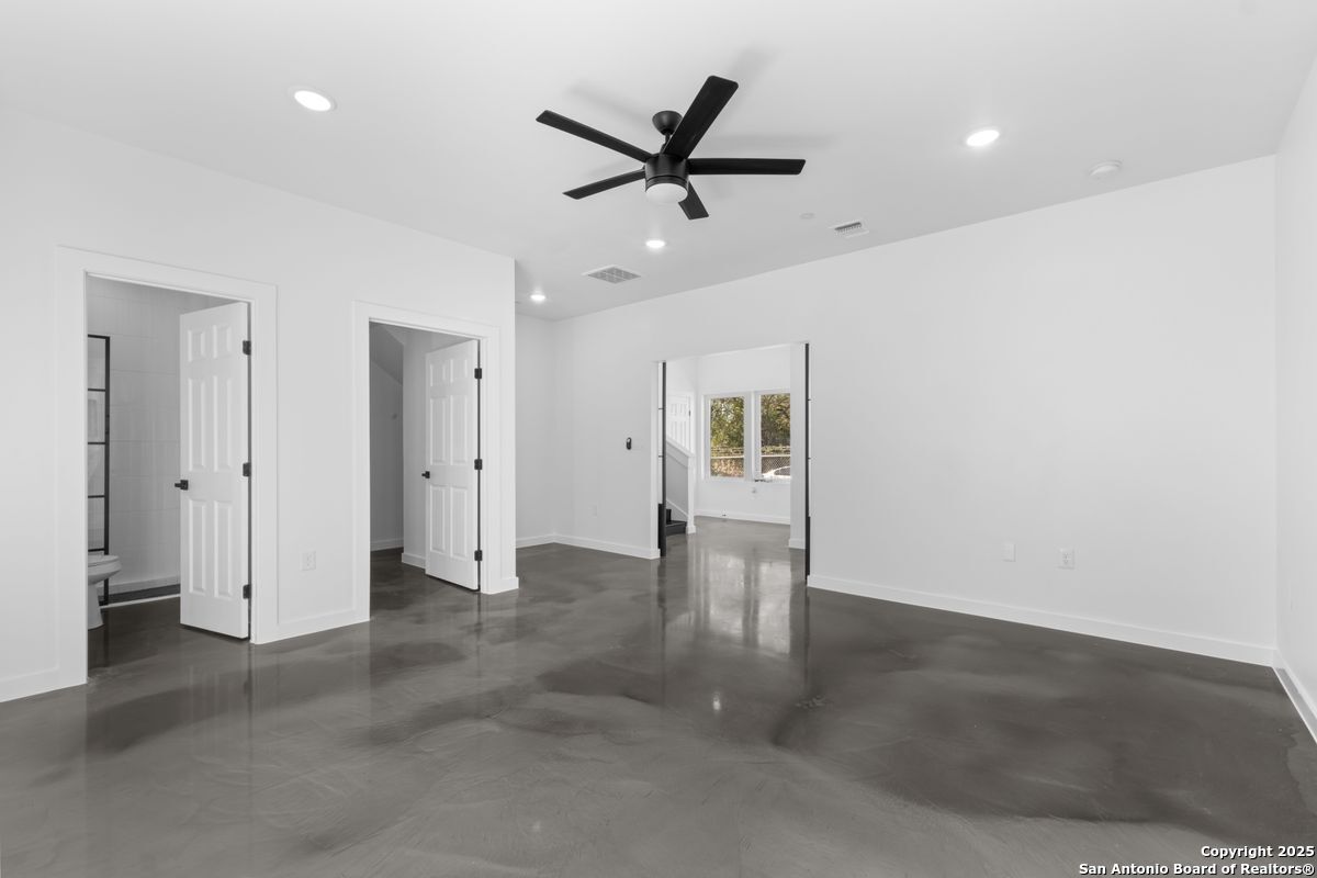106 Bank St 103