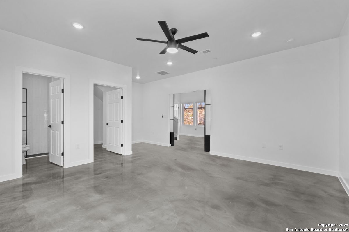 106 Bank St 101