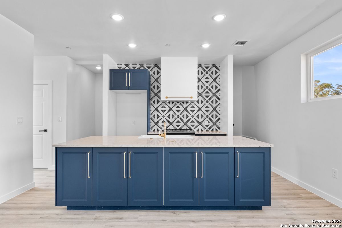 106 Bank St 101