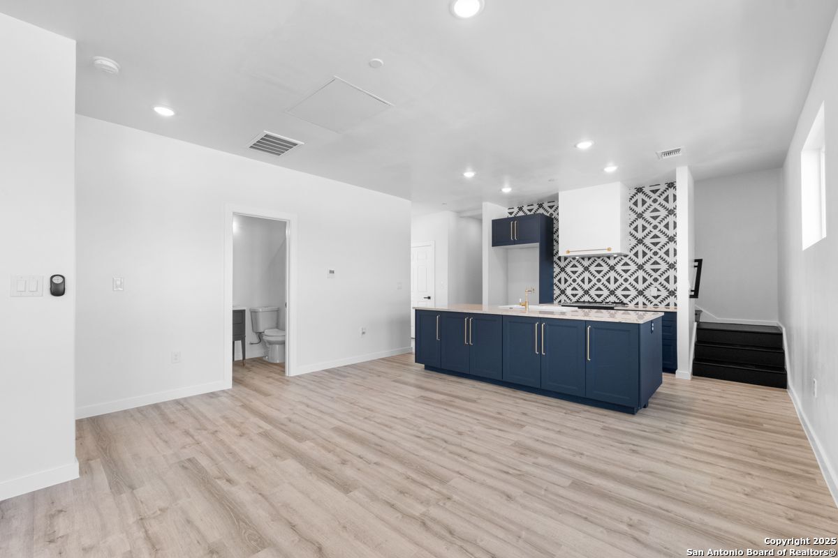 106 Bank St 101