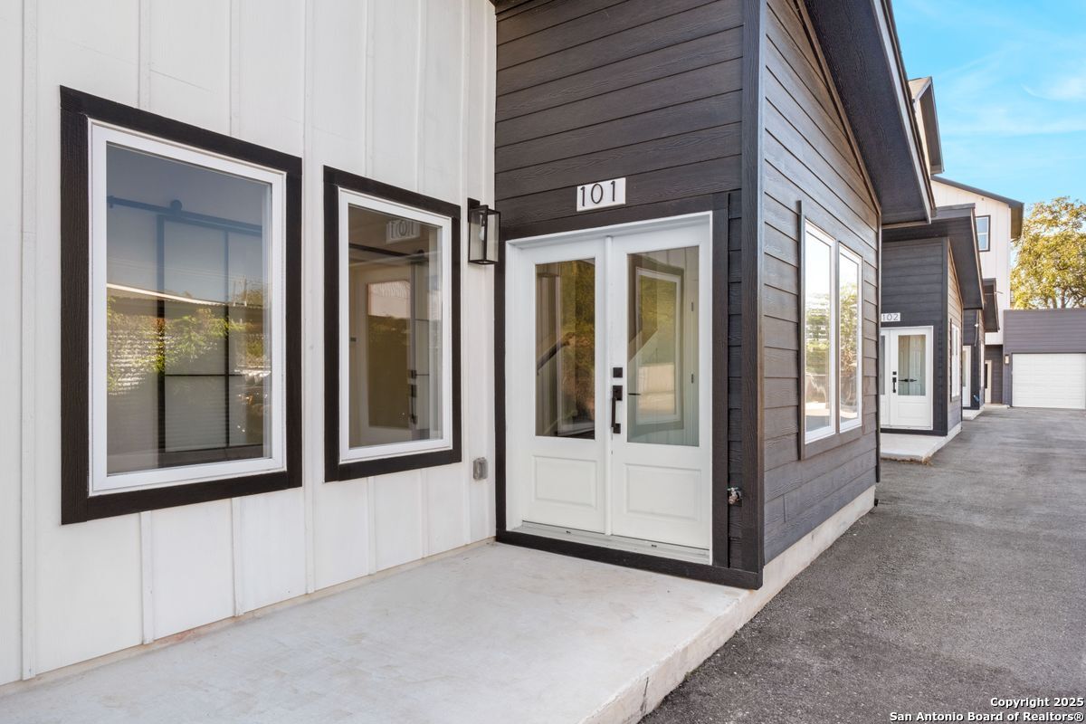 106 Bank St 101