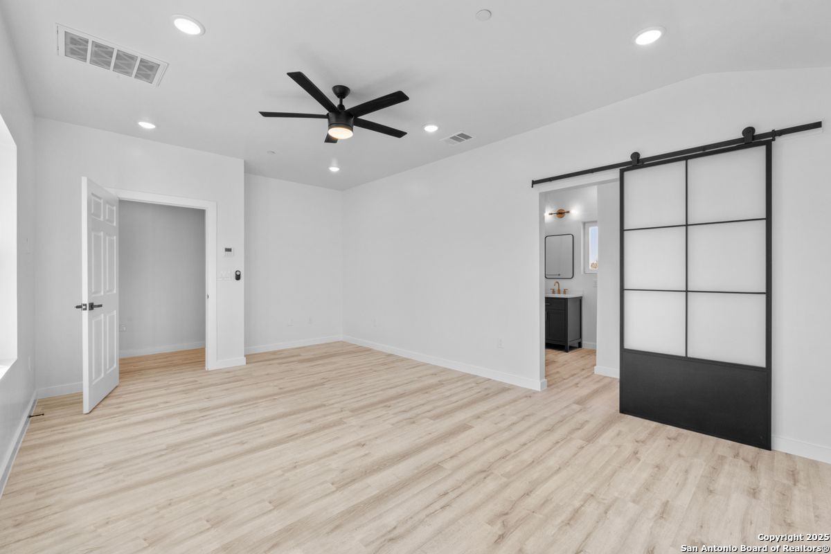 106 Bank St 101