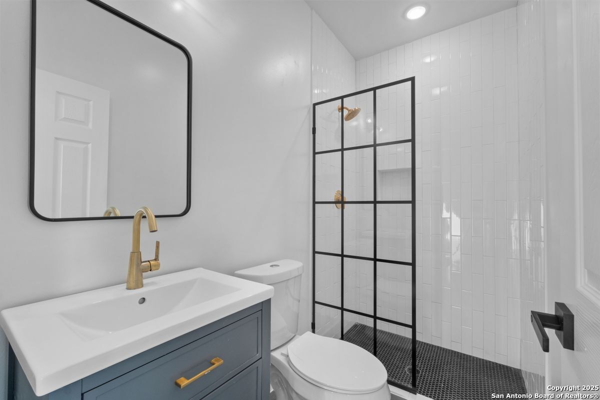 106 Bank St 101
