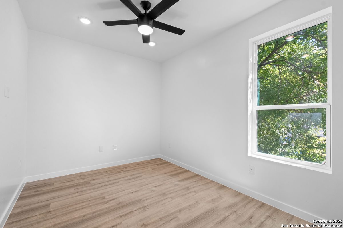 106 Bank St 101