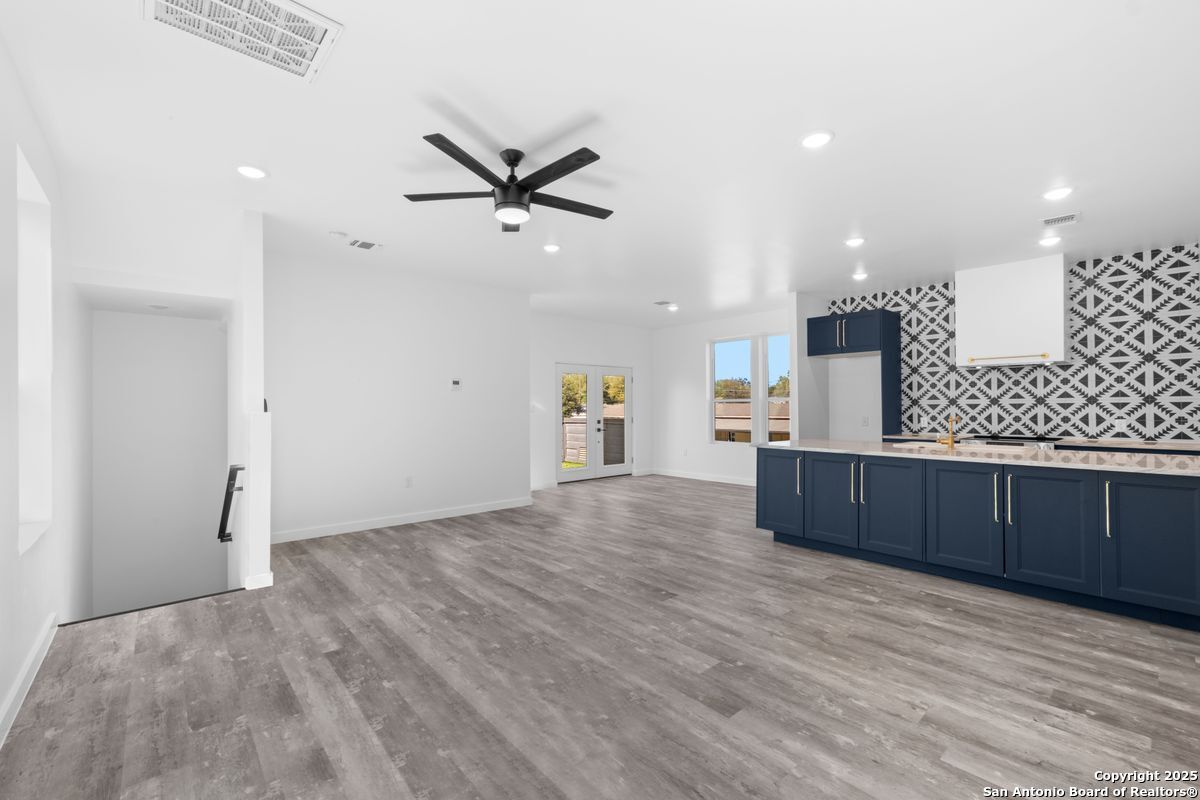 106 Bank St 201