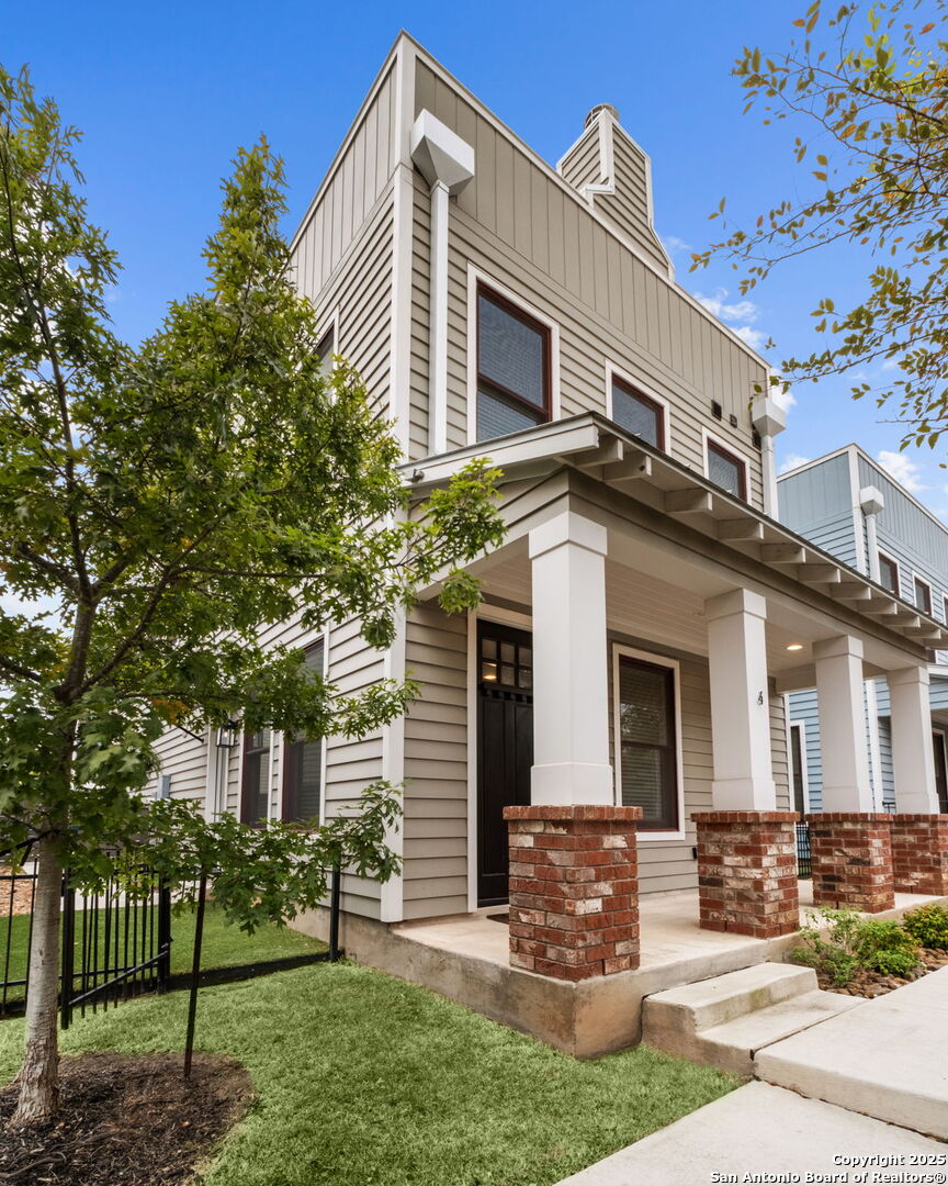 311 E Evergreen St #4