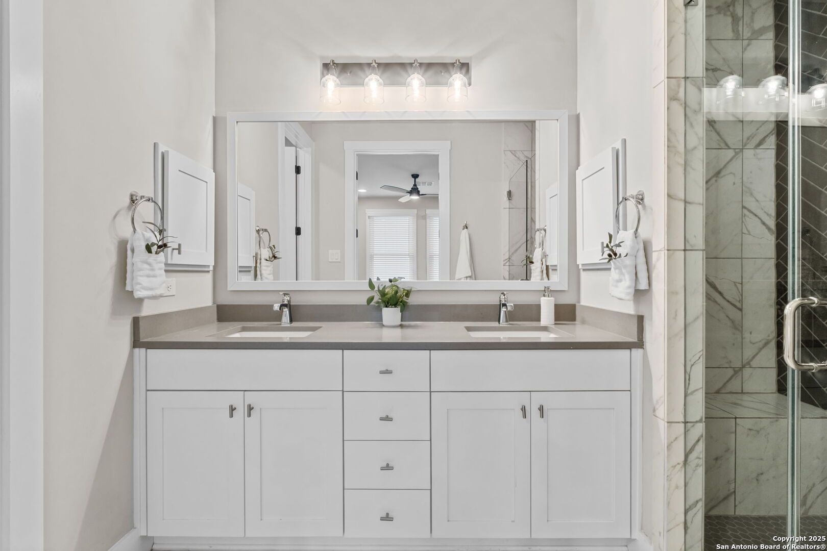 311 E Evergreen St #4