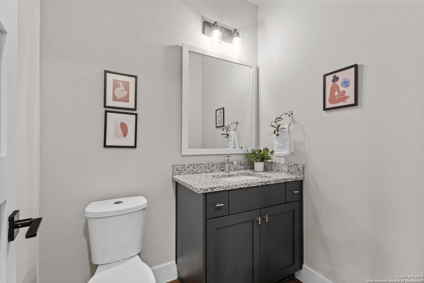 311 E Evergreen St #4