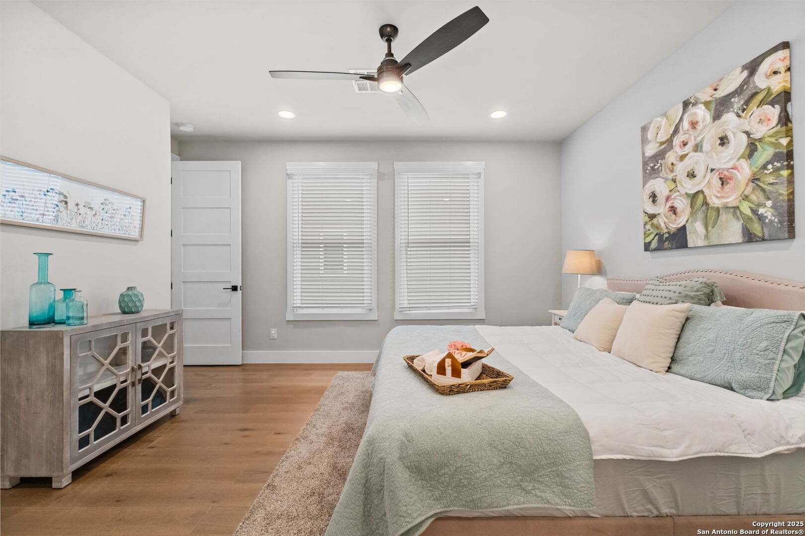 311 E Evergreen St #4