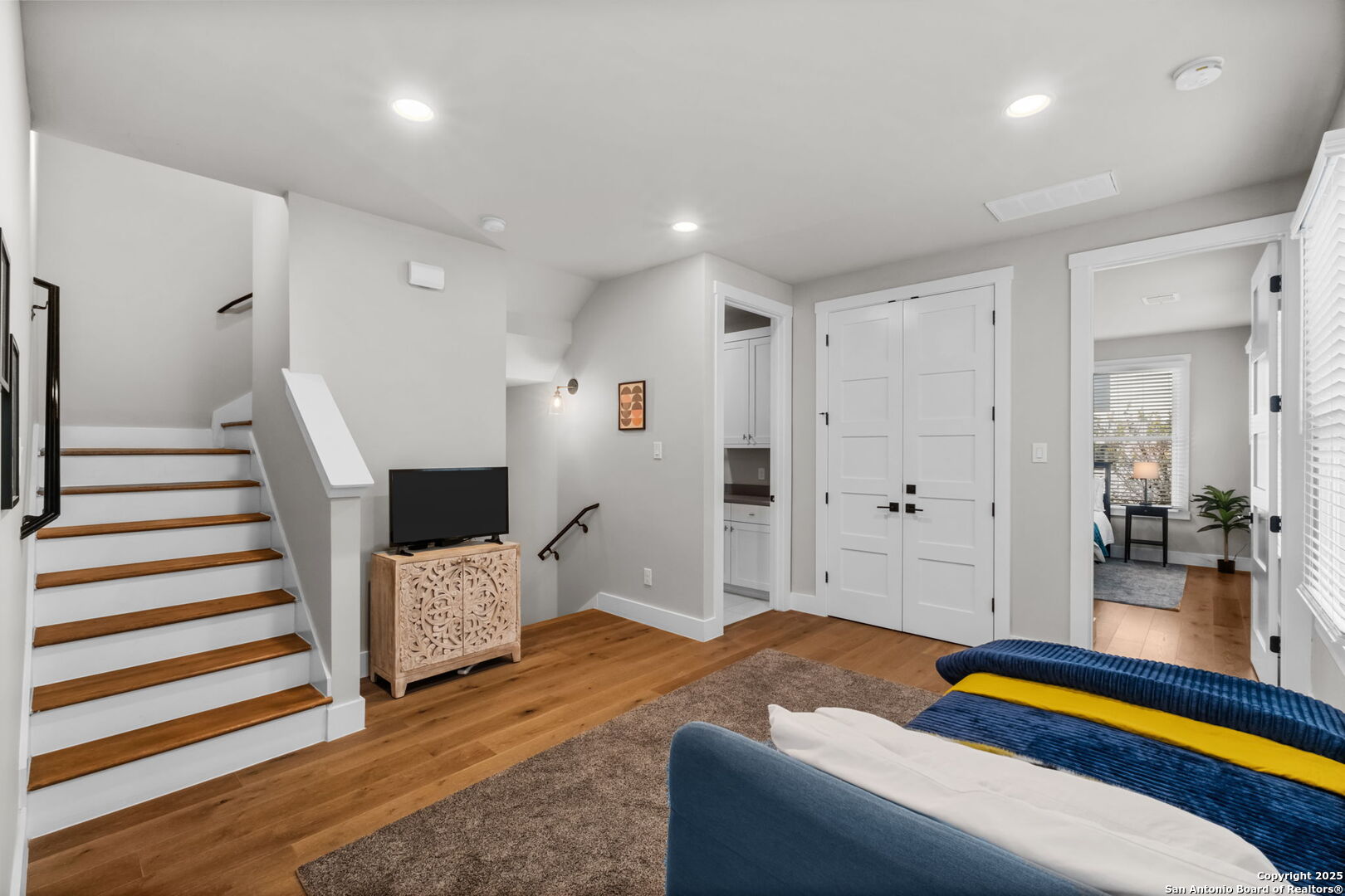 311 E Evergreen St #4