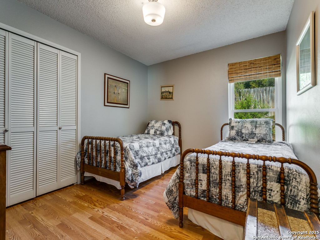 15115 Forest Country