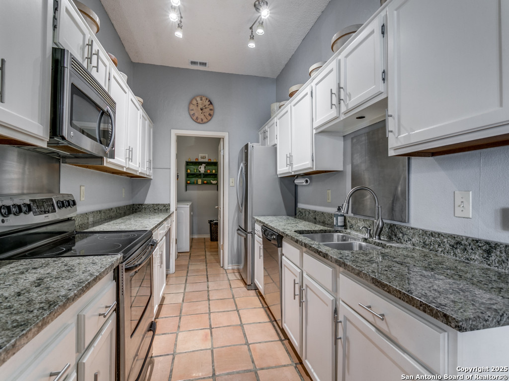 15115 Forest Country