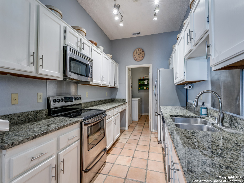 15115 Forest Country